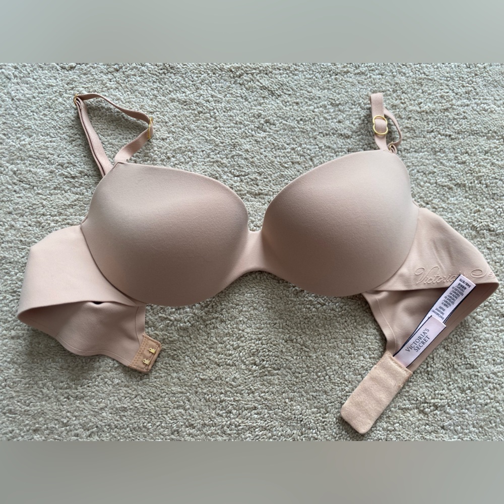 Incredible by Victoria’s Secret Lined Balconette